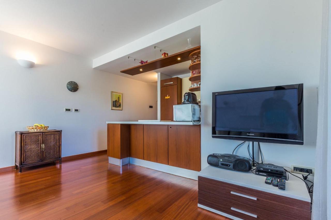 Adriano 2Br Apartment With Terrace 扎达尔 外观 照片